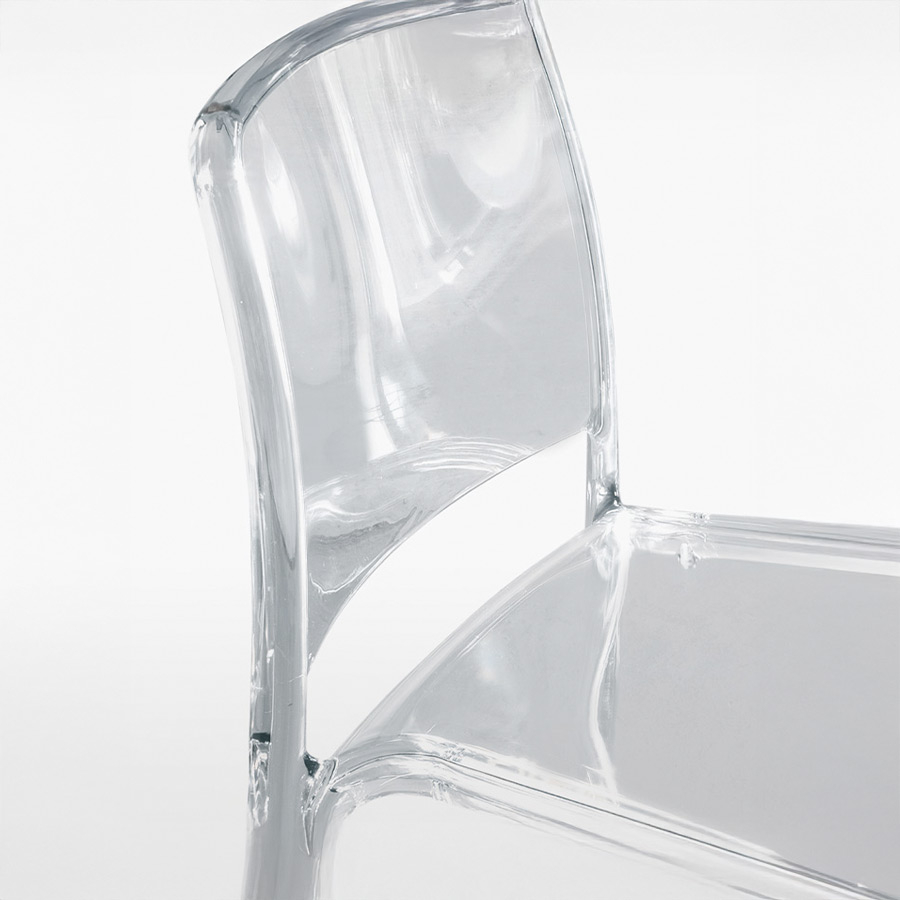 Silla Futura de Target Point, en acabado transparente y vista detalle.
