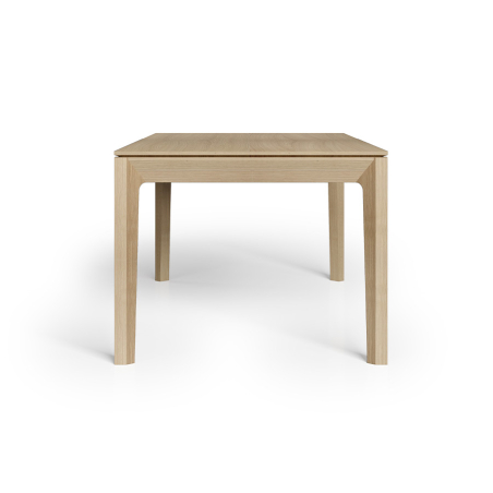 Mesa extensible de comedor modelo  Arleth de Tabula, en acabado roble.