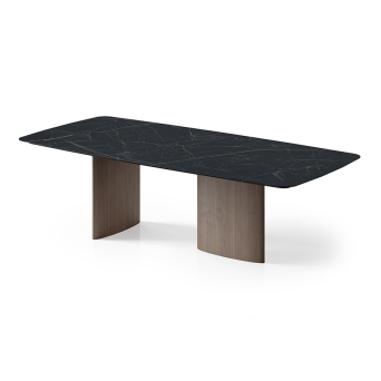 Mesa Olive de la firma portuguesa Tábula con tapa porcelánica barril.
