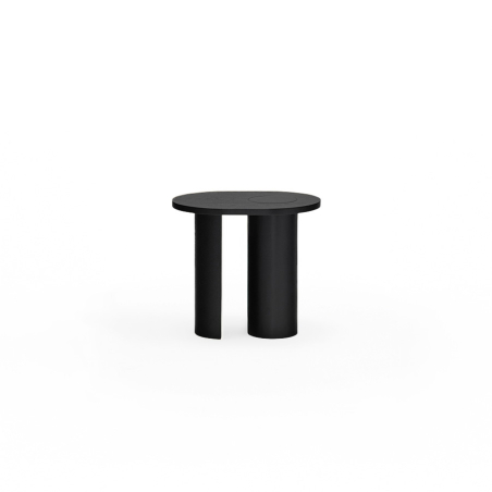 Mesa auxiliar Nori de la firma valenciana Teulat, con sobre y patas en negro.