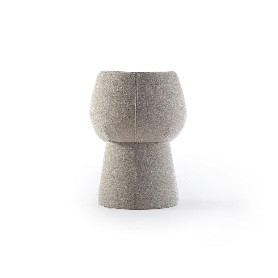 Trasera de la silla Magnum tapizada de Sancal en color gris claro