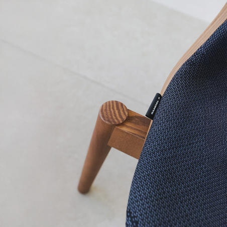 Detalle del tampizado estampado en la silla40 de la firma de diseño Sancal.