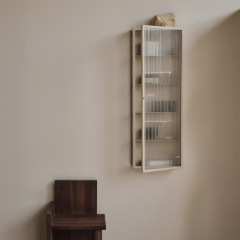 Armario de pared Haze en acero inoxidable cepillado de Ferm Living. 2