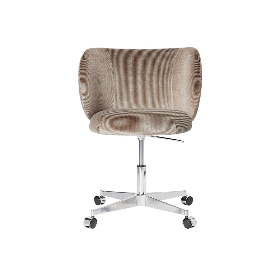 Silla comedor Rico con ruedas | Sillas respaldo curvo Ferm Living