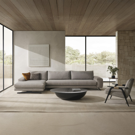 Chaiselongue Nudo de la firma de diseño Beltá Frajumar en vista de ambiente de salón con butaca Lotu.
