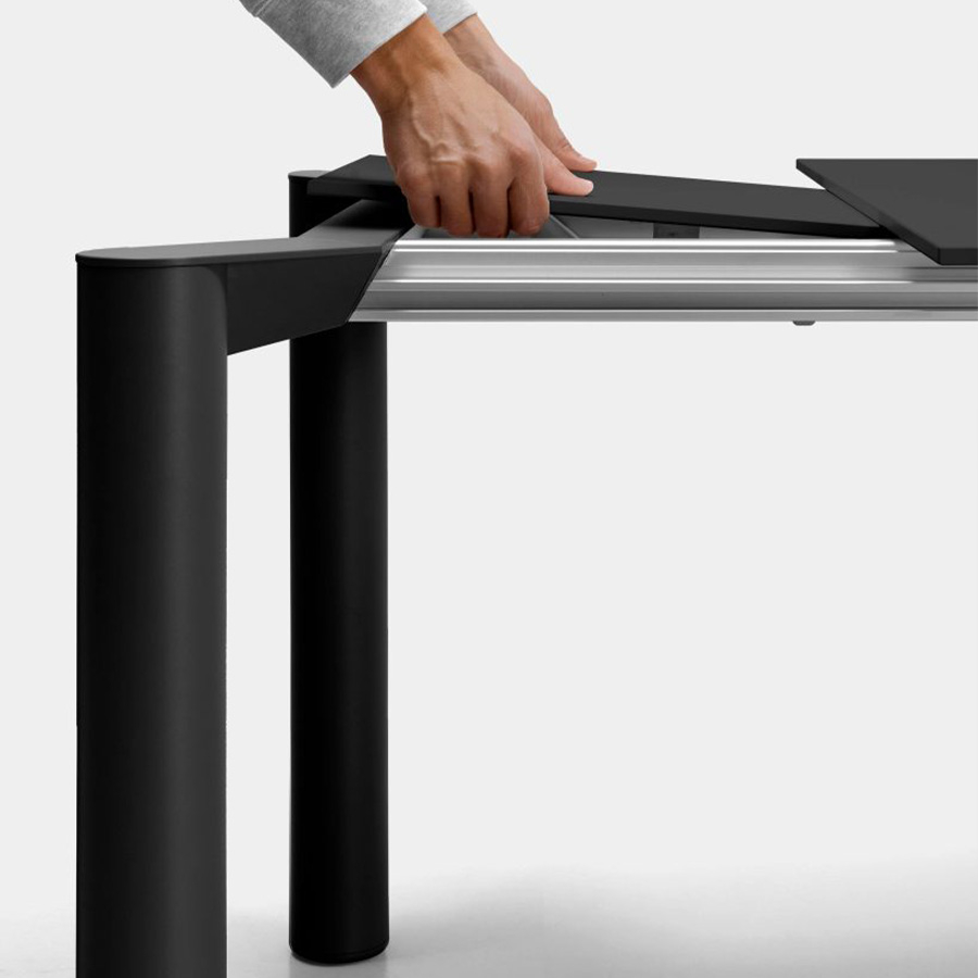 Mesa Bodoni extensible de Kristalia.