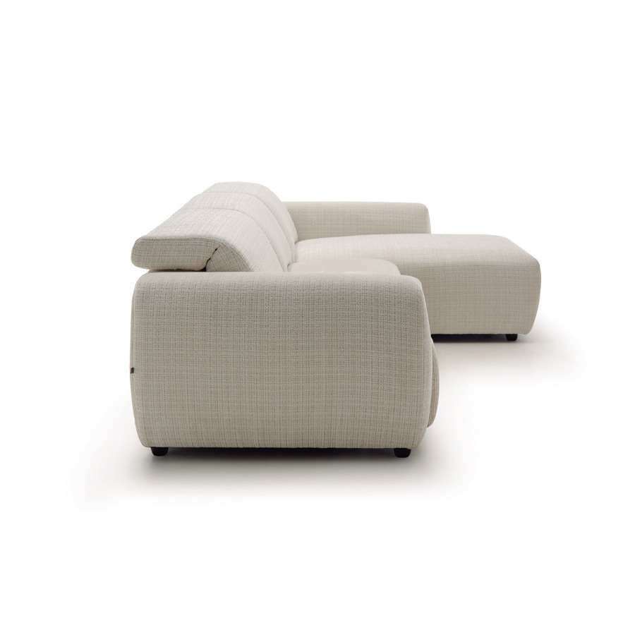 Vista de perfil del chaiselongue Cielo en tapizado Balmes H2O color 5.