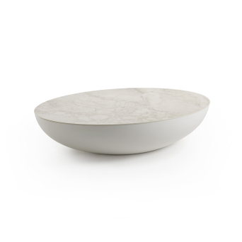 Mesa de centro Luna de Beltá Frajumar con tapa de mármol blanco.