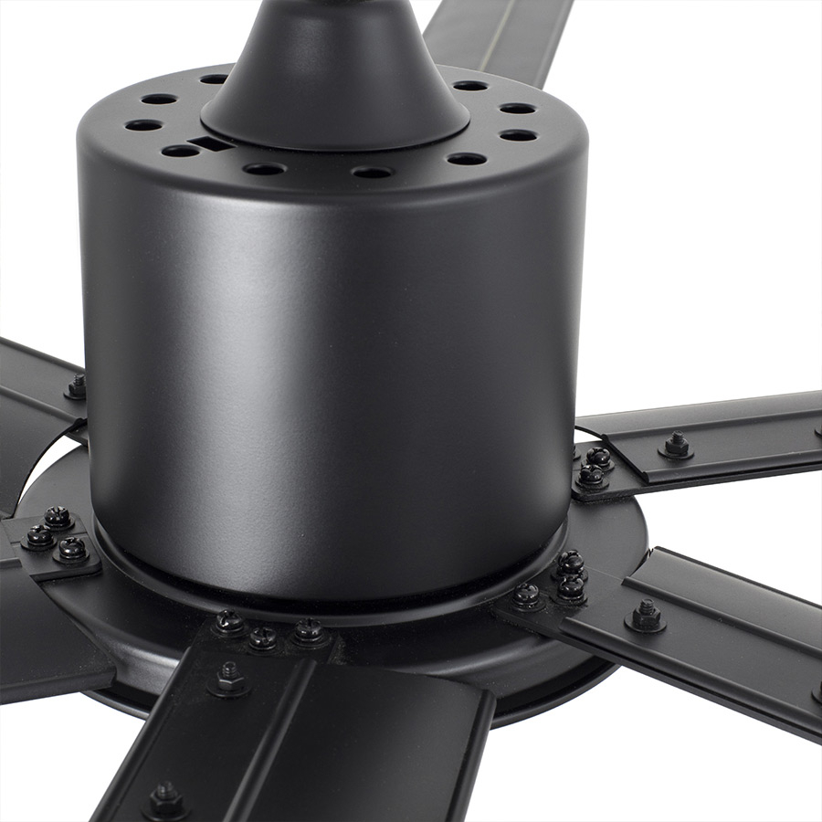 Vista detalle del ventilador de techo Andros en acabado negro