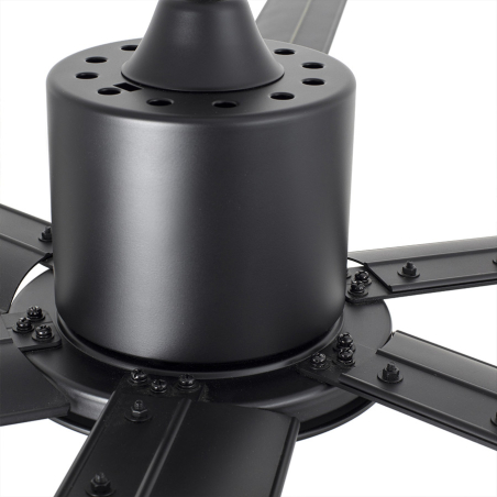 Vista detalle del ventilador de techo Andros en acabado negro