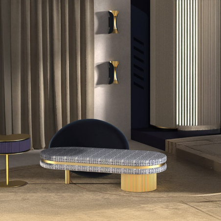 Chaiselongue Eclipse en tonos azules con mesita auxiliar dobos en azul y detalles metálicos