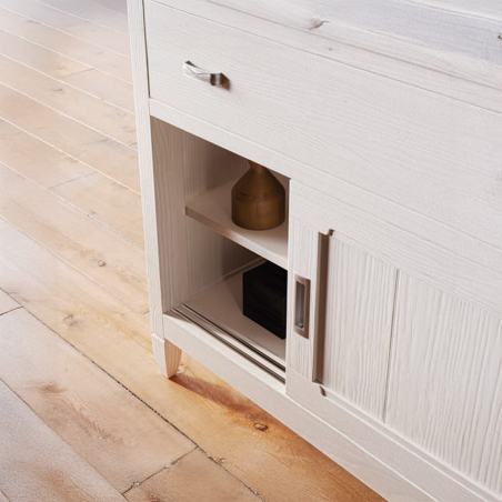 Puerta corredera abierta del Aparador Amberes con estante interior