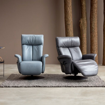 Sillón relax dos motores 7627 Easyswing de Himolla tapizado en cuero color azul plomo con base redonda antracita 2