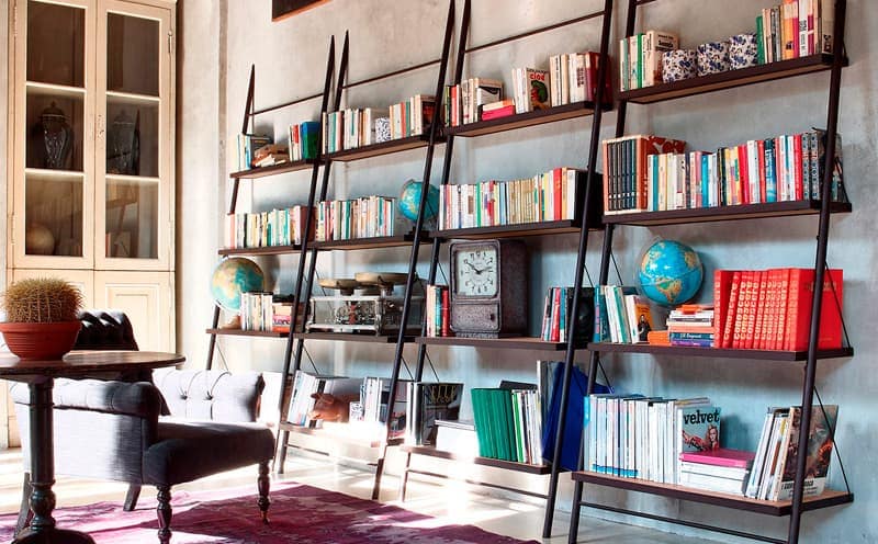 Librería con estructura hierro y estantes de madera maciza o lacado en más de 30 acabados