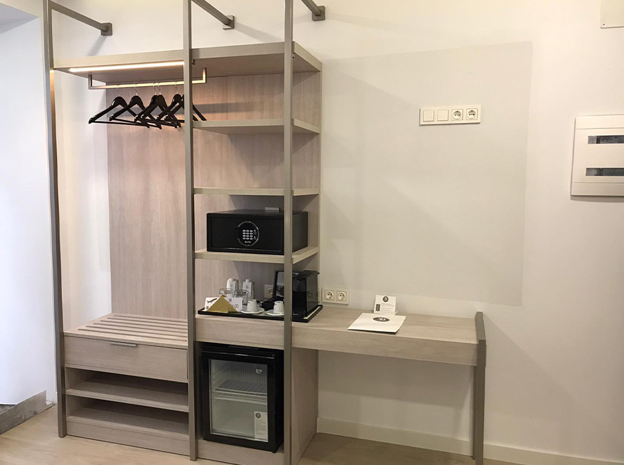 Armario multifuncional para habitación de hotel de Kazzano contract